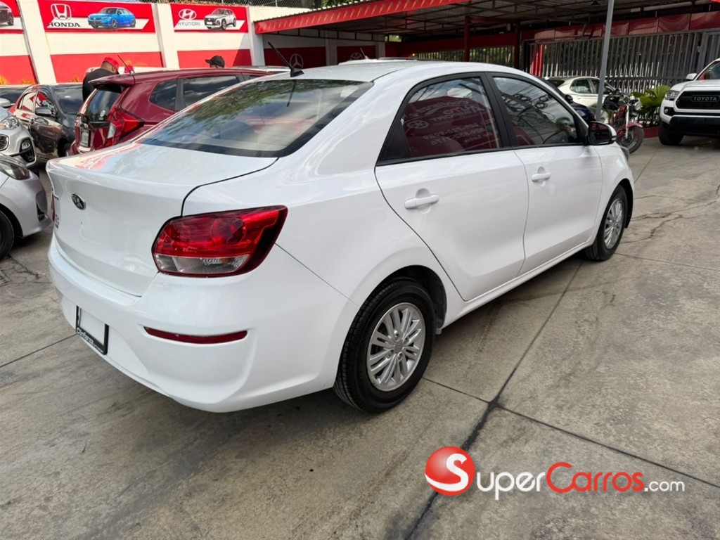 2021 Kia Soluto — foto 4 / 8