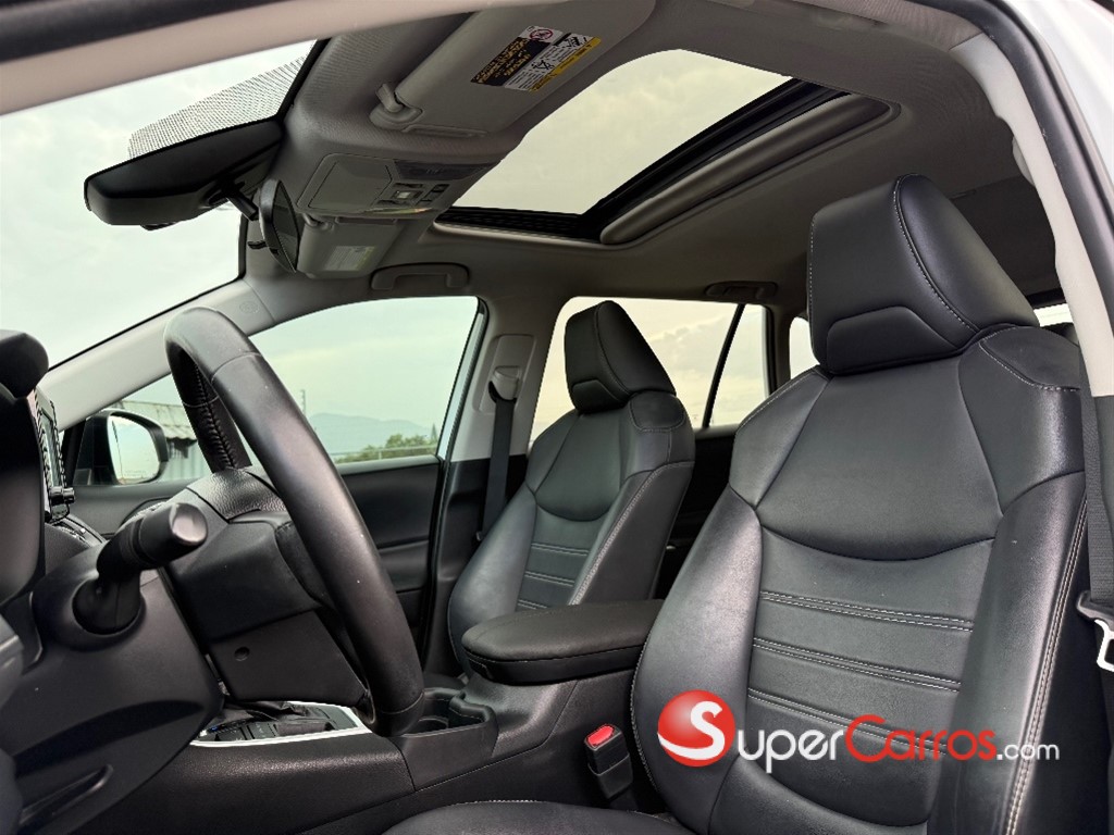 2020 Toyota RAV4 XLE Premium — foto 5 / 12