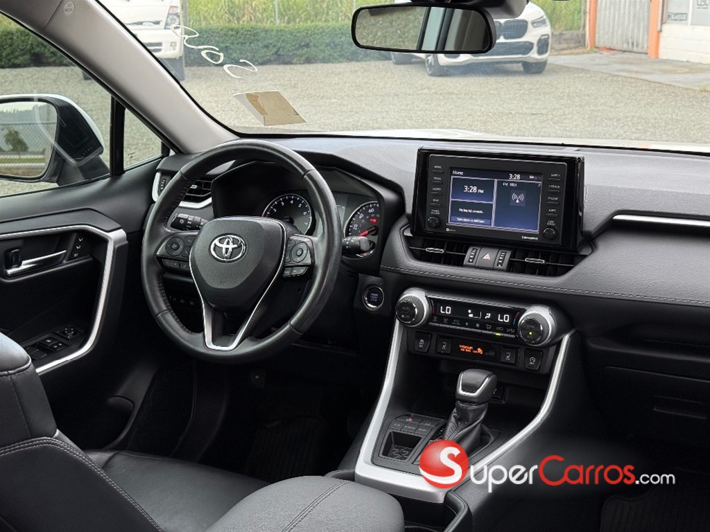 2020 Toyota RAV4 XLE Premium — foto 6 / 12