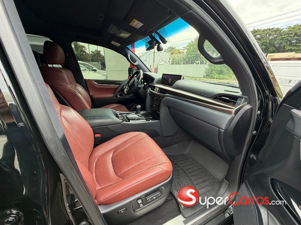 2020 Lexus LX 570 — foto 9 / 12
