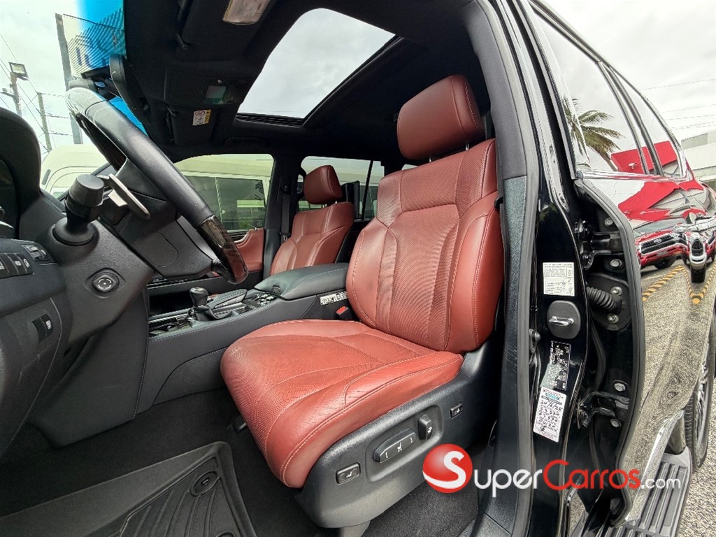 2020 Lexus LX 570 — foto 10 / 12