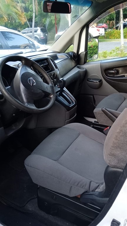 2014 Nissan NV 200 — foto 4 / 5