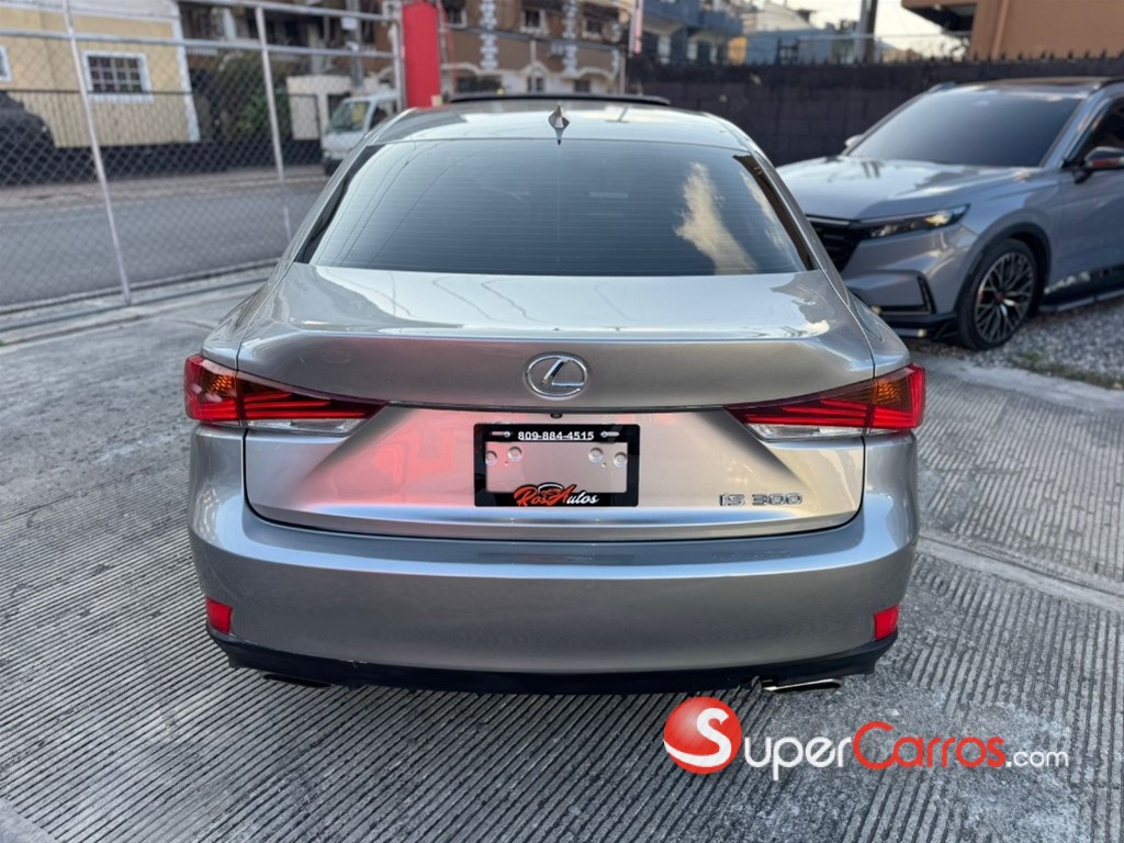 2018 Lexus IS 300 — foto 5 / 9