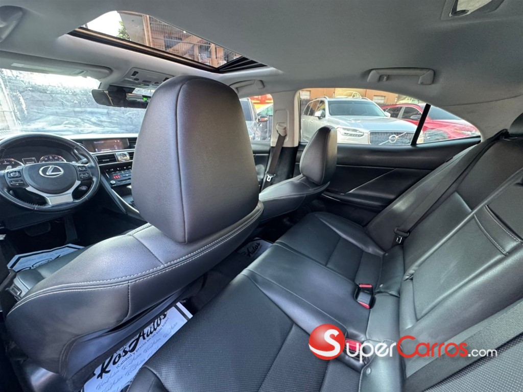 2018 Lexus IS 300 — foto 8 / 9