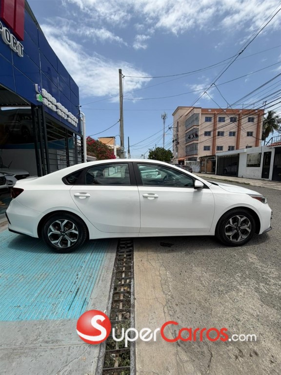2020 Kia Forte LXS — foto 6 / 12