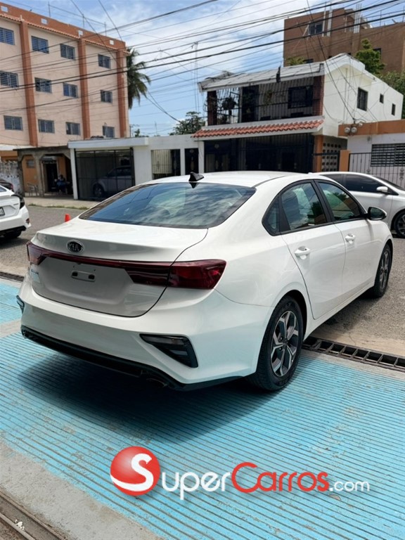 2020 Kia Forte LXS — foto 7 / 12
