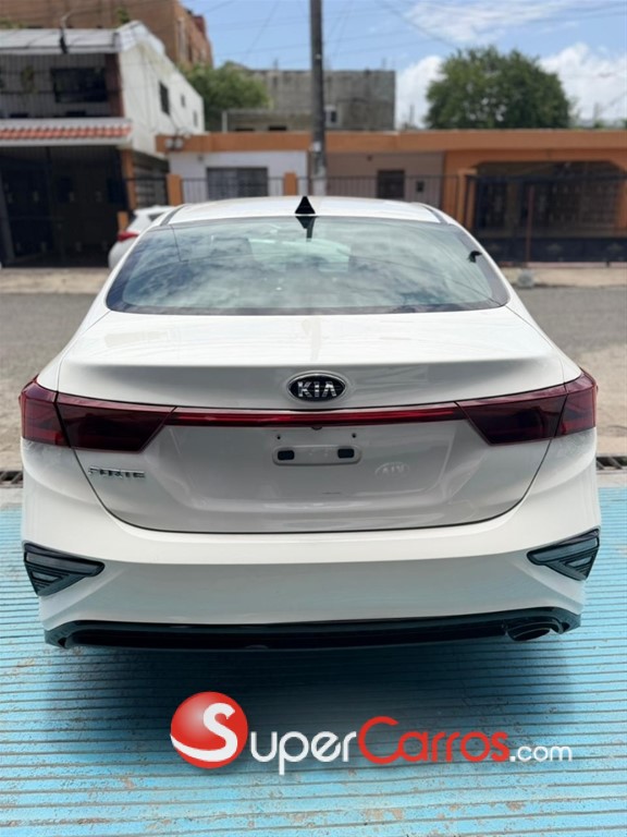 2020 Kia Forte LXS — foto 8 / 12