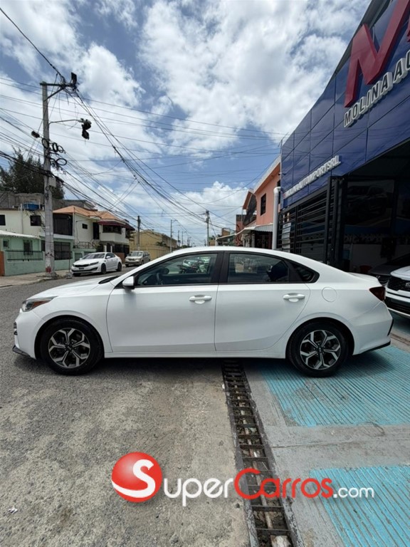 2020 Kia Forte LXS — foto 9 / 12