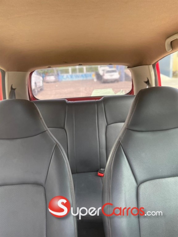 2013 Hyundai i 10 — foto 8 / 12
