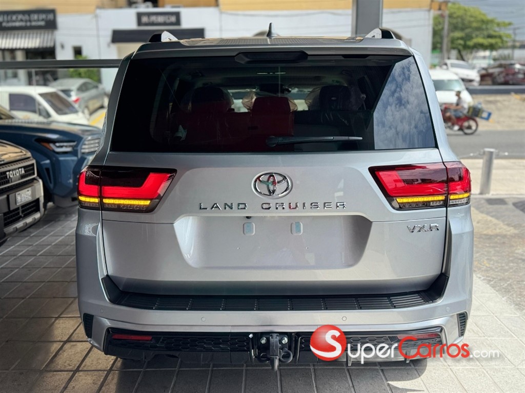 2027 Toyota Land Cruiser 300 VX-R — foto 8 / 10