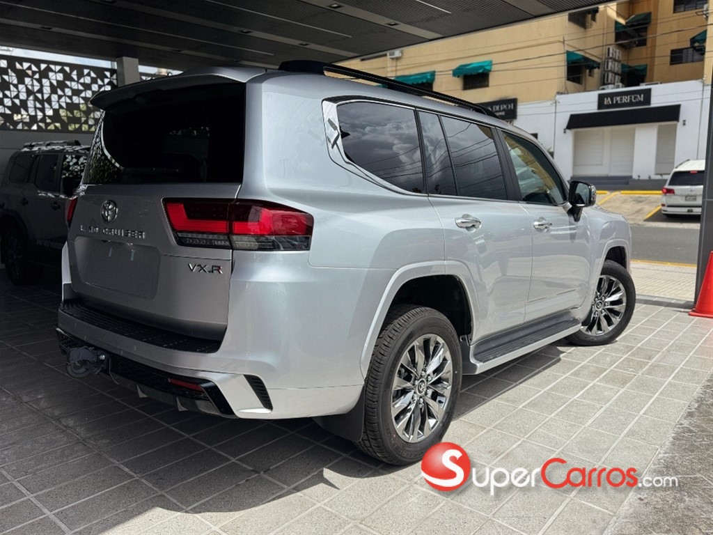 2027 Toyota Land Cruiser 300 VX-R — foto 10 / 10