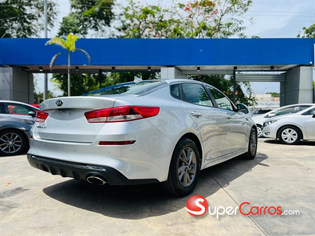 2020 Kia Optima FE — foto 2 / 12