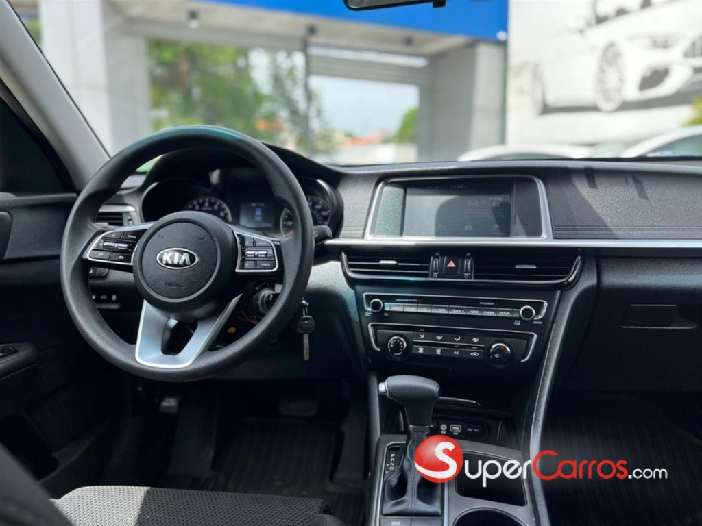 2020 Kia Optima FE — foto 8 / 12