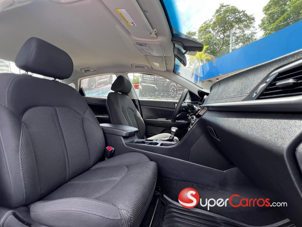 2020 Kia Optima FE — foto 9 / 12