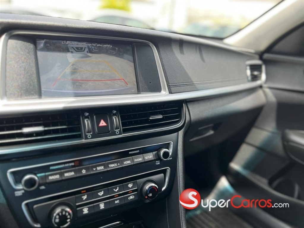 2020 Kia Optima FE — foto 10 / 12