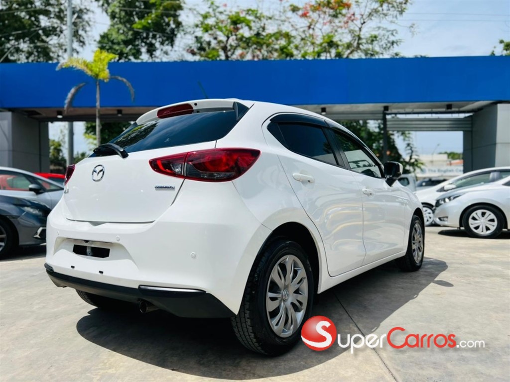 2021 Mazda 2 — foto 2 / 12