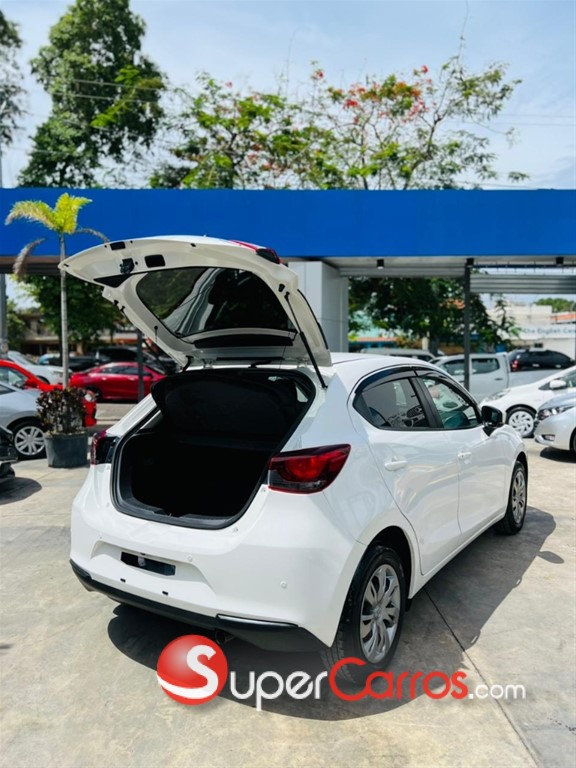 2021 Mazda 2 — foto 9 / 12