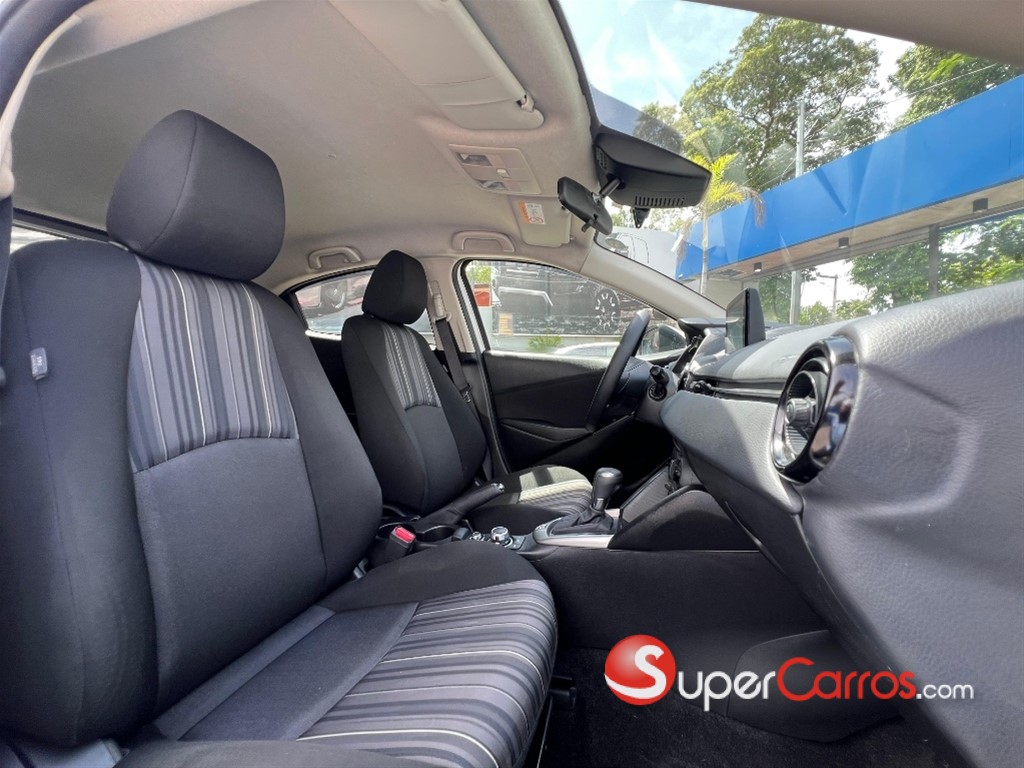 2021 Mazda 2 — foto 10 / 12
