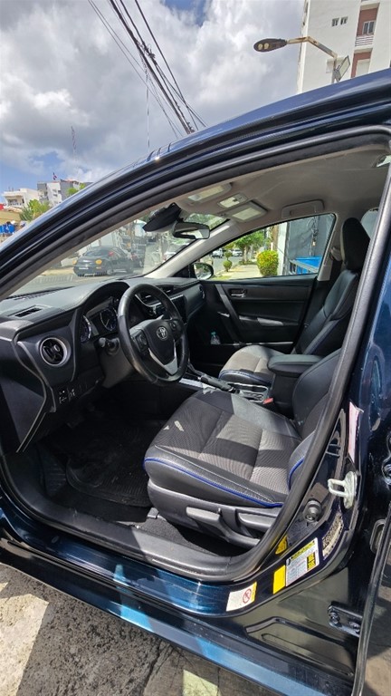 2019 Toyota Corolla SE — foto 3 / 5