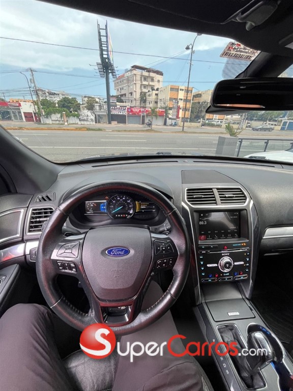2018 Ford Explorer Sport — foto 6 / 11