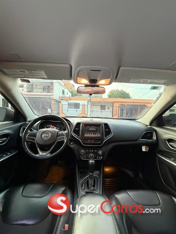 2019 Jeep Cherokee Latitude Plus — foto 3 / 12