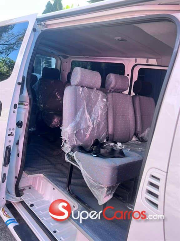 2020 Nissan Caravan — foto 3 / 10
