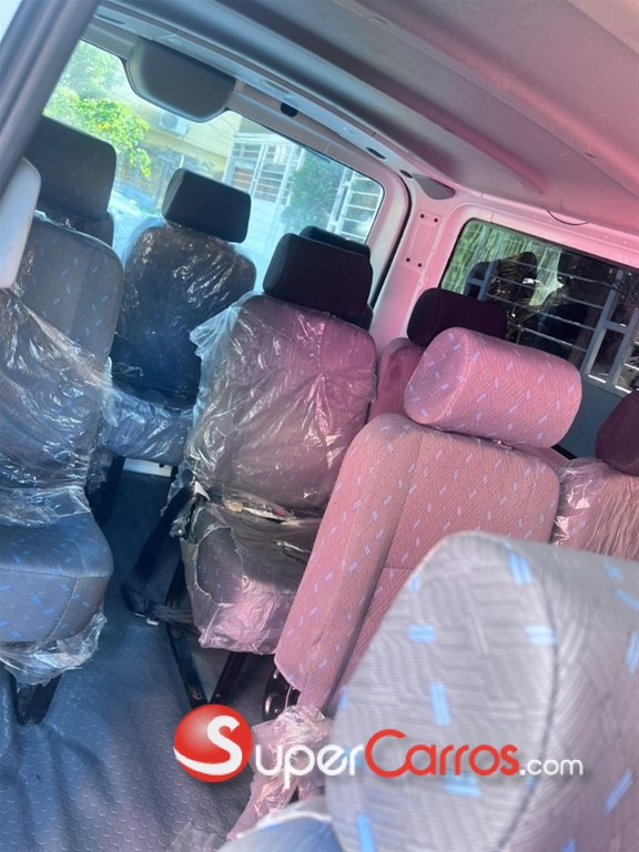2020 Nissan Caravan — foto 7 / 10