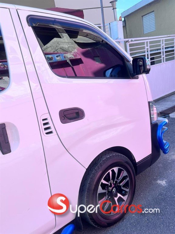 2020 Nissan Caravan — foto 8 / 10
