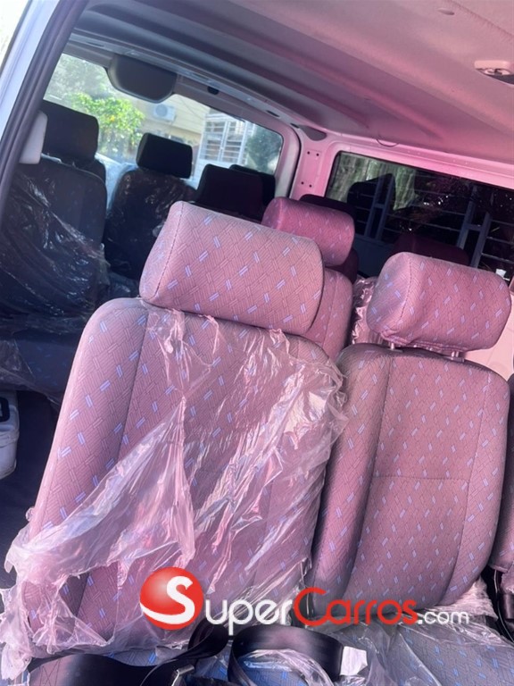2020 Nissan Caravan — foto 9 / 10