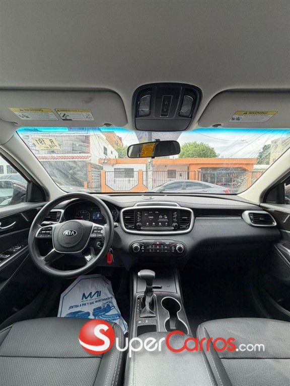 2020 Kia Sorento LX — foto 2 / 11
