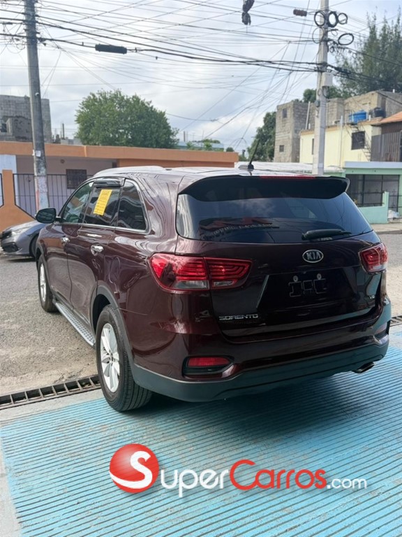 2020 Kia Sorento LX — foto 8 / 11