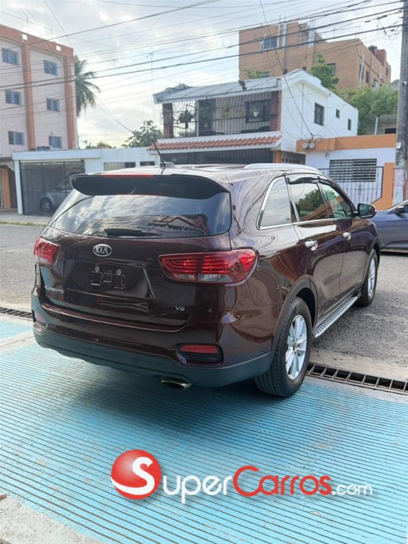 2020 Kia Sorento LX — foto 9 / 11