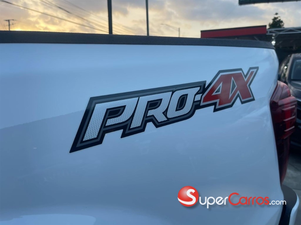 2027 Nissan Frontier Pro-4X — foto 6 / 10