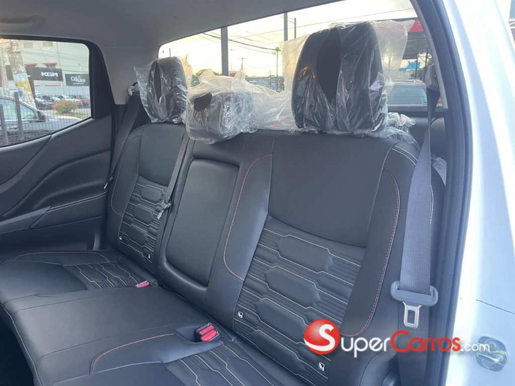 2027 Nissan Frontier Pro-4X — foto 8 / 10