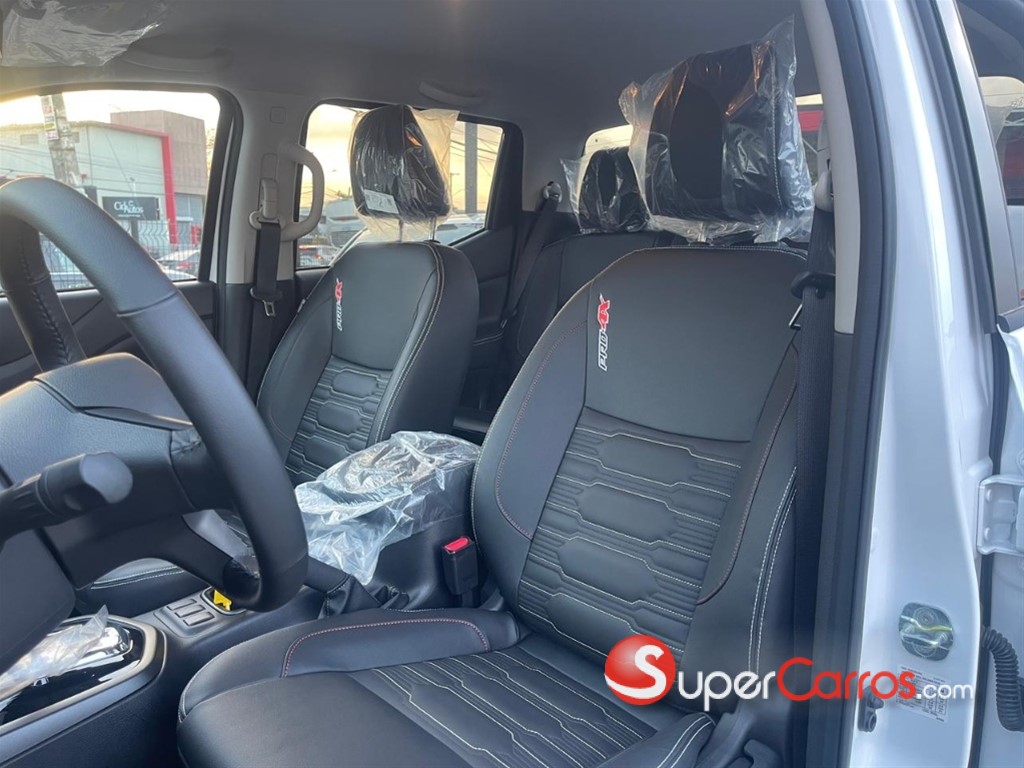 2027 Nissan Frontier Pro-4X — foto 9 / 10
