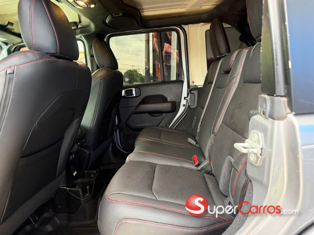 2020 Jeep Wrangler Sahara — foto 6 / 9