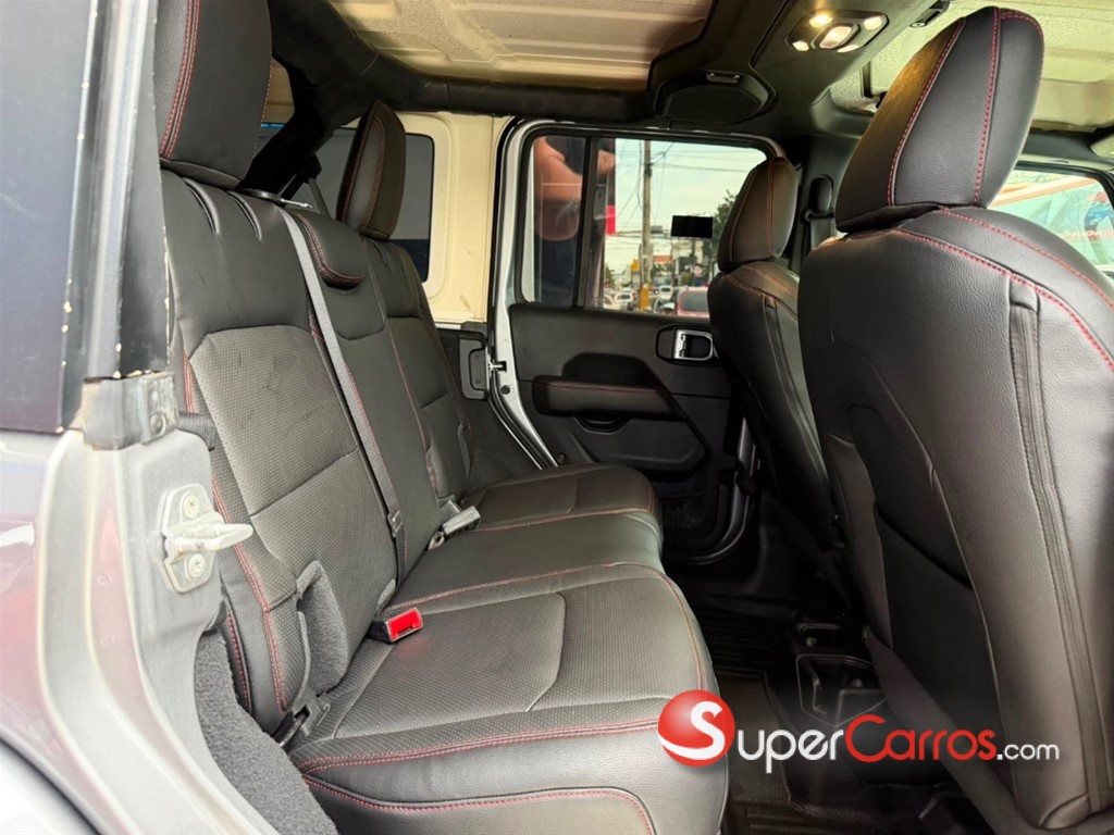 2020 Jeep Wrangler Sahara — foto 7 / 9