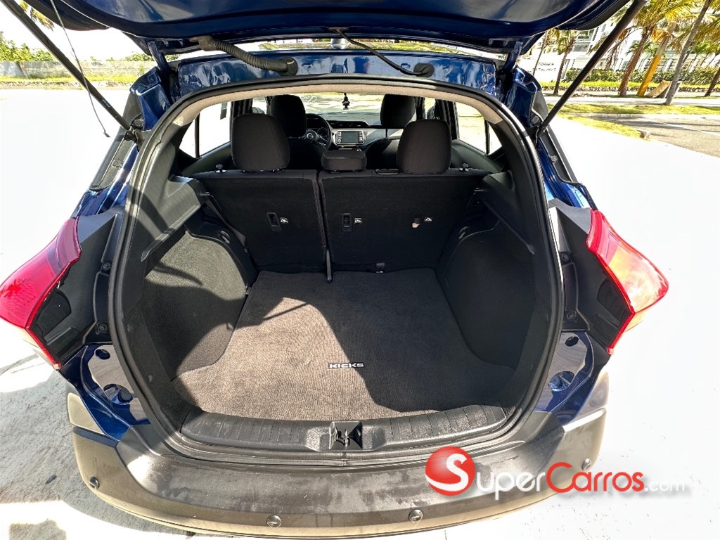 2020 Nissan Kicks SV — foto 11 / 12