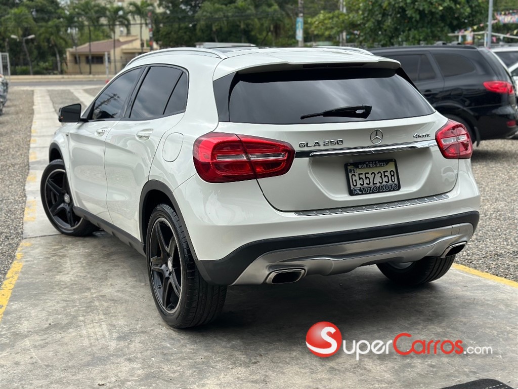 2015 Mercedes-Benz Clase GLA 250 4 Matic — foto 2 / 7