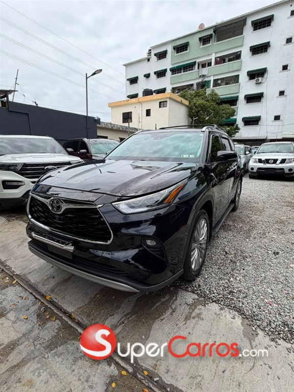 2020 Toyota Highlander Platinum — foto 3 / 9