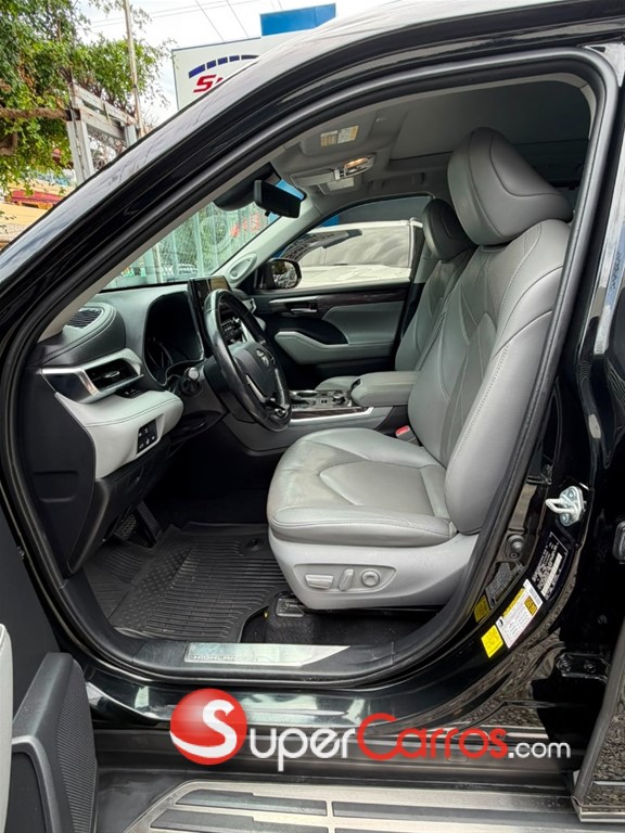 2020 Toyota Highlander Platinum — foto 7 / 9