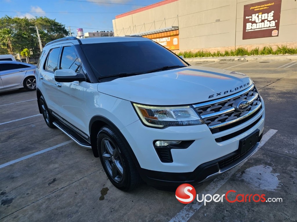 2018 Ford Explorer XLT — foto 2 / 11