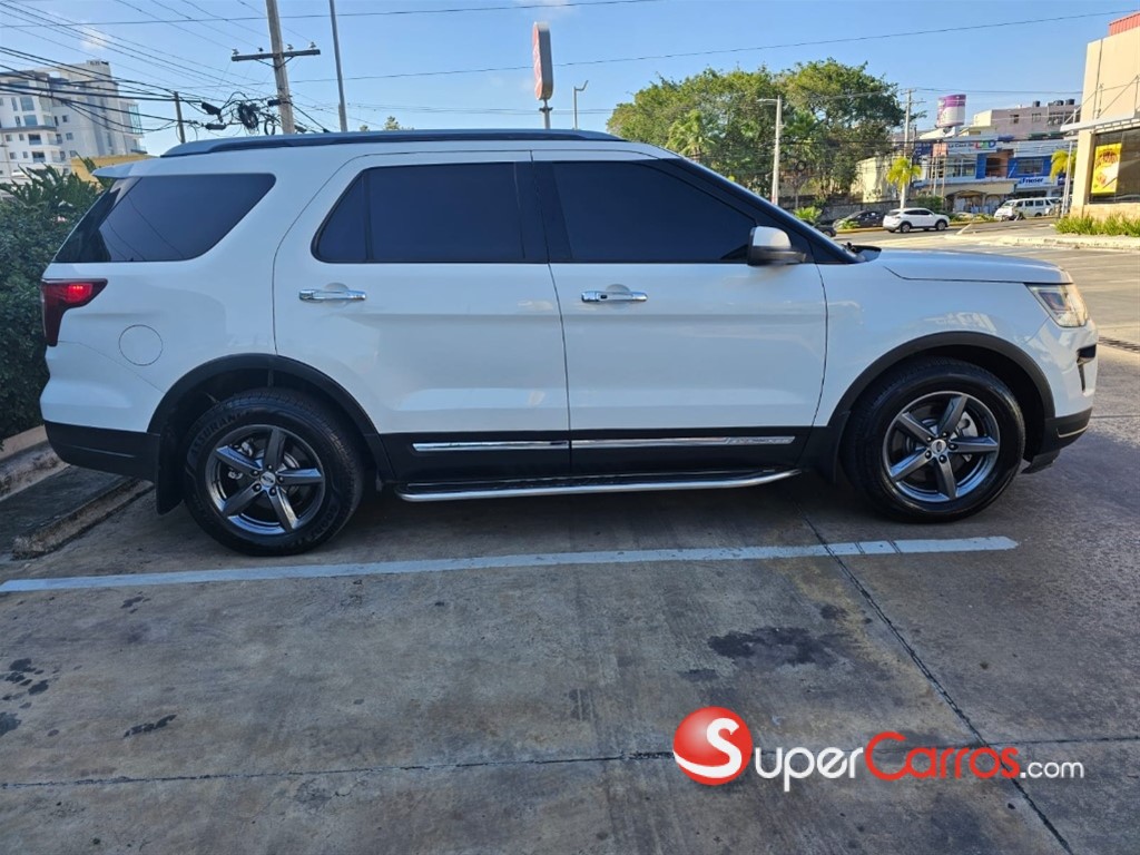 2018 Ford Explorer XLT — foto 4 / 11