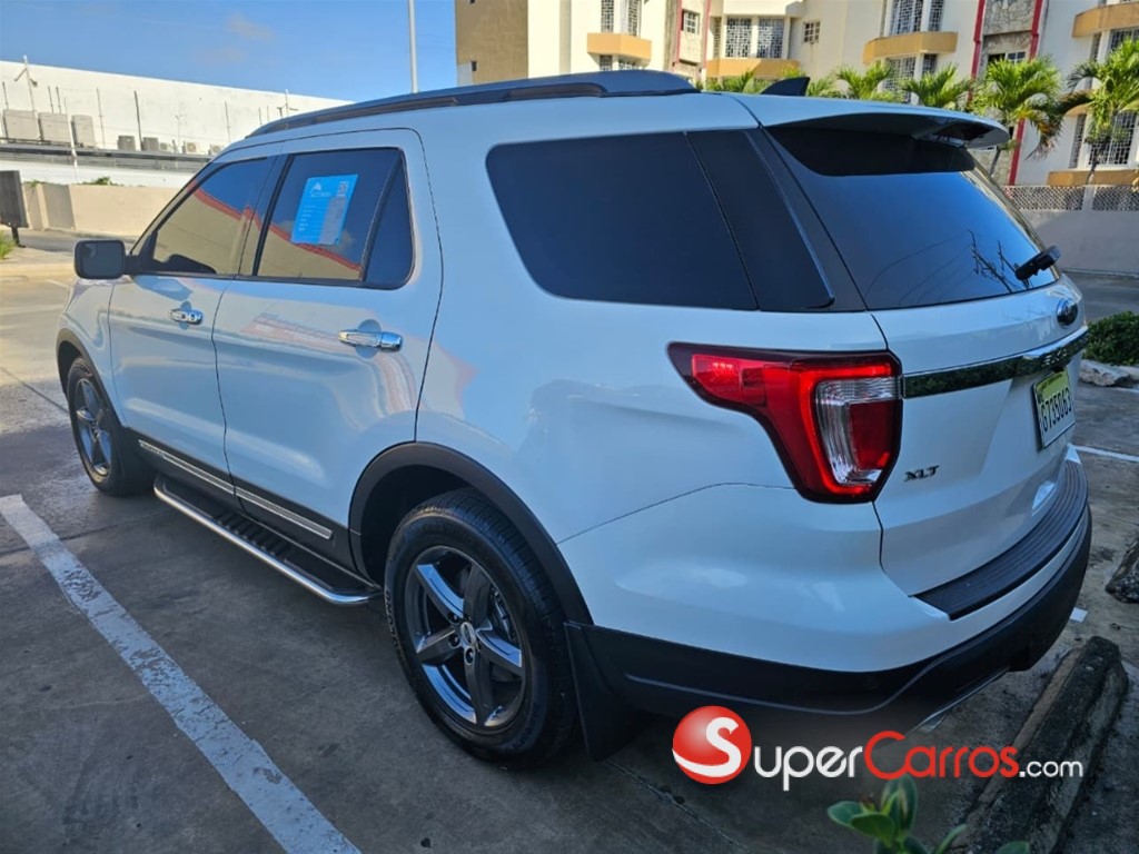 2018 Ford Explorer XLT — foto 7 / 11