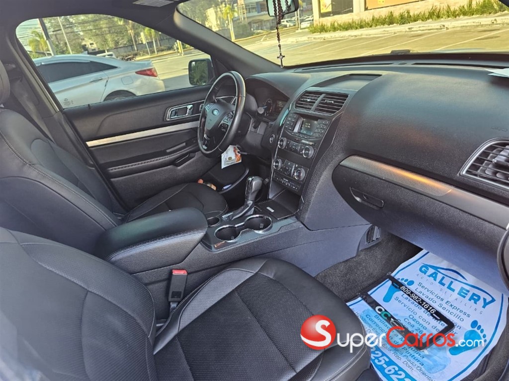 2018 Ford Explorer XLT — foto 11 / 11