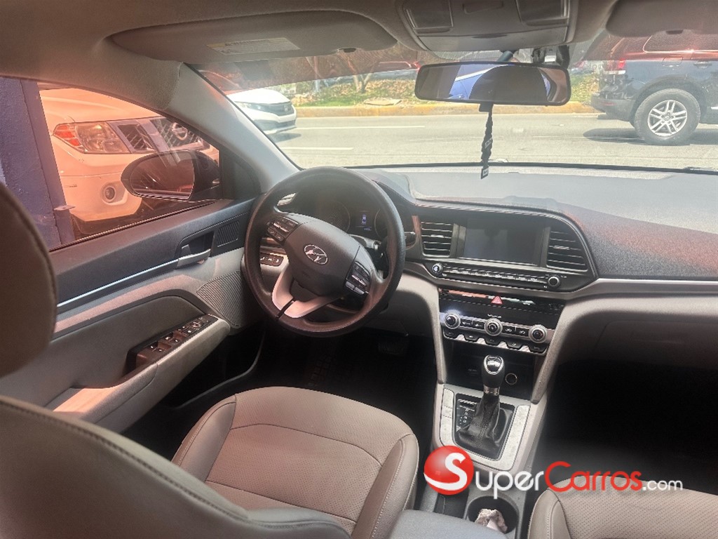 2020 Hyundai Elantra SEL — foto 9 / 12
