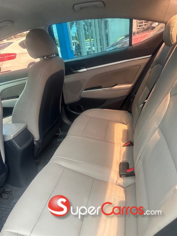 2020 Hyundai Elantra SEL — foto 12 / 12