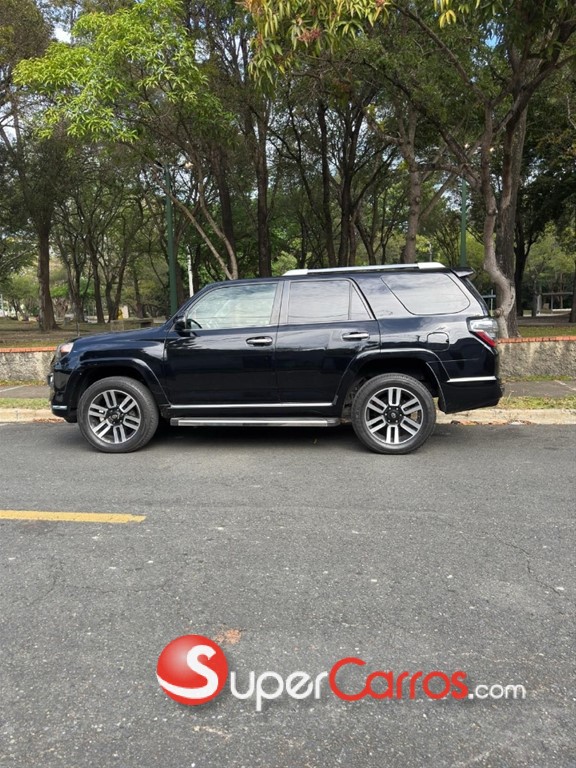 2018 Toyota 4 Runner Limited — foto 8 / 12