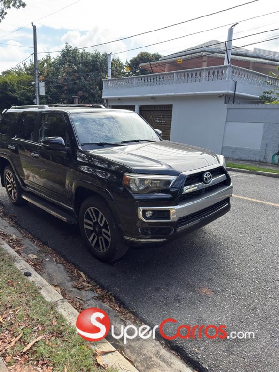 2018 Toyota 4 Runner Limited — foto 9 / 12