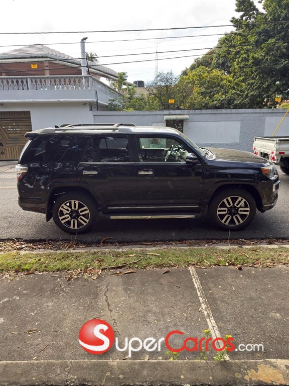 2018 Toyota 4 Runner Limited — foto 11 / 12